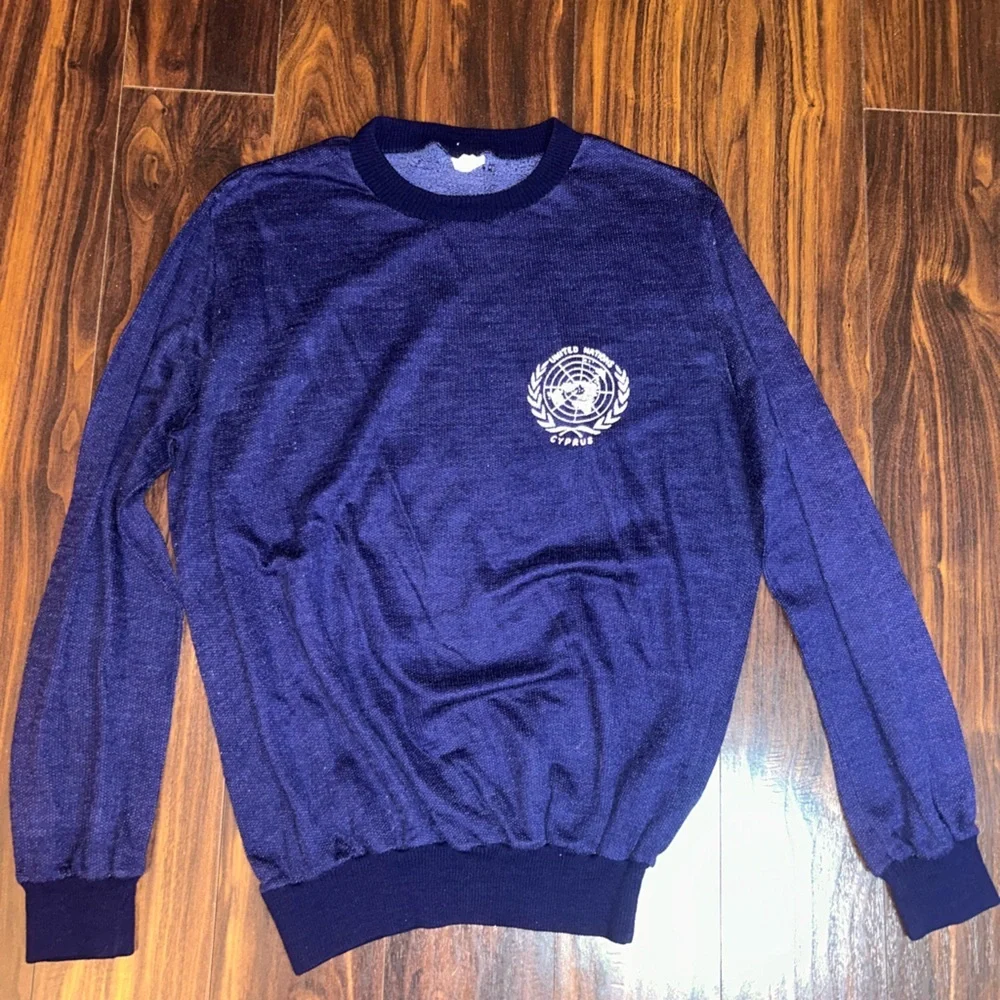 Vintage United Nations long sleeve - Picture 1 of 3
